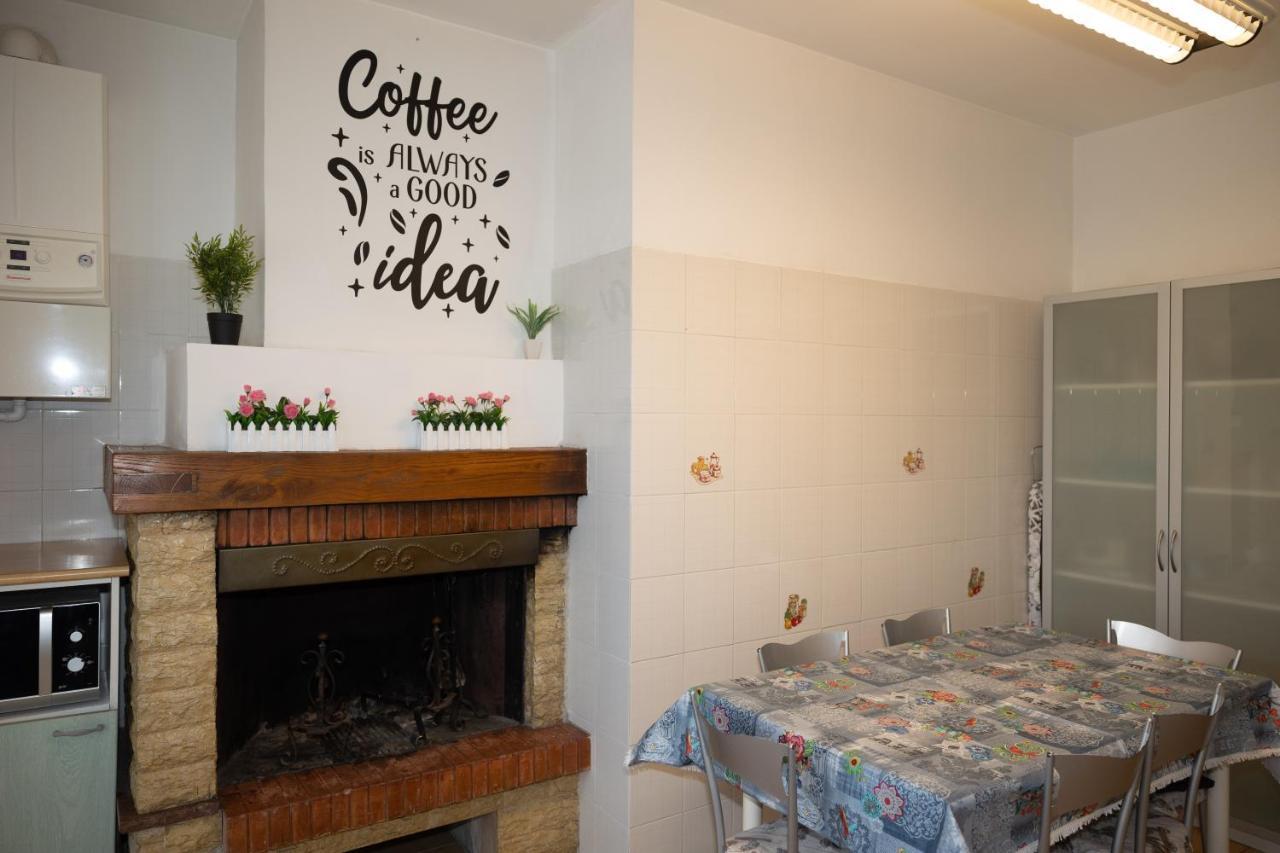 Mirea'S Rooms Ascoli Piceno Buitenkant foto
