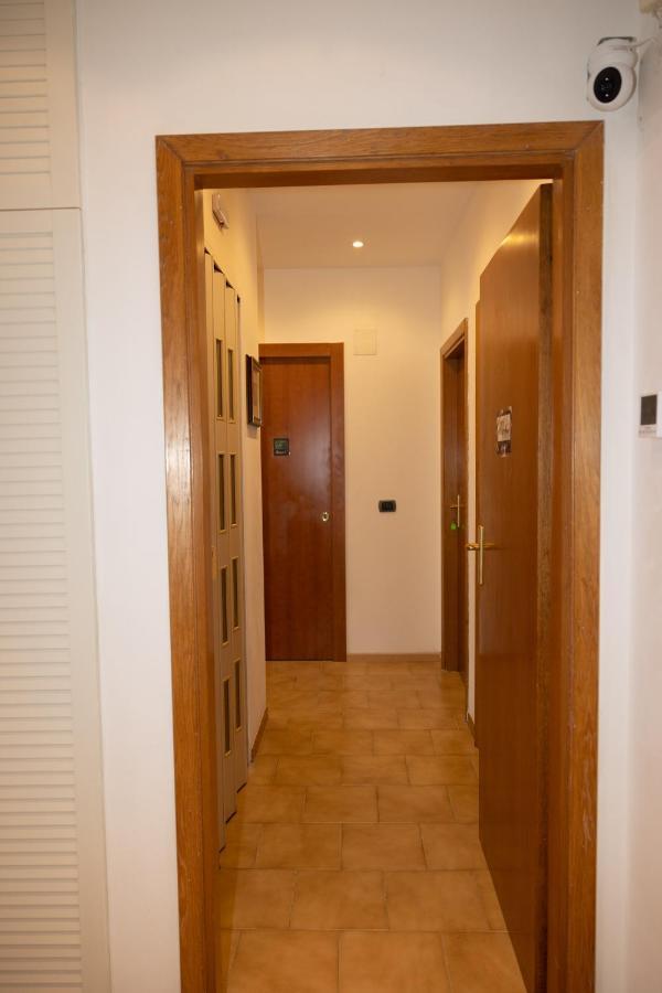 Mirea'S Rooms Ascoli Piceno Buitenkant foto