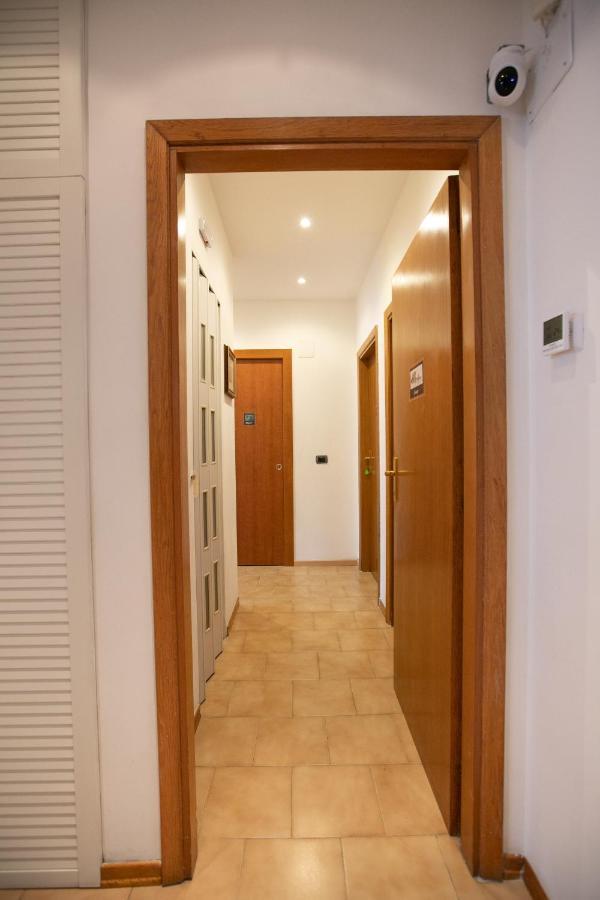 Mirea'S Rooms Ascoli Piceno Buitenkant foto