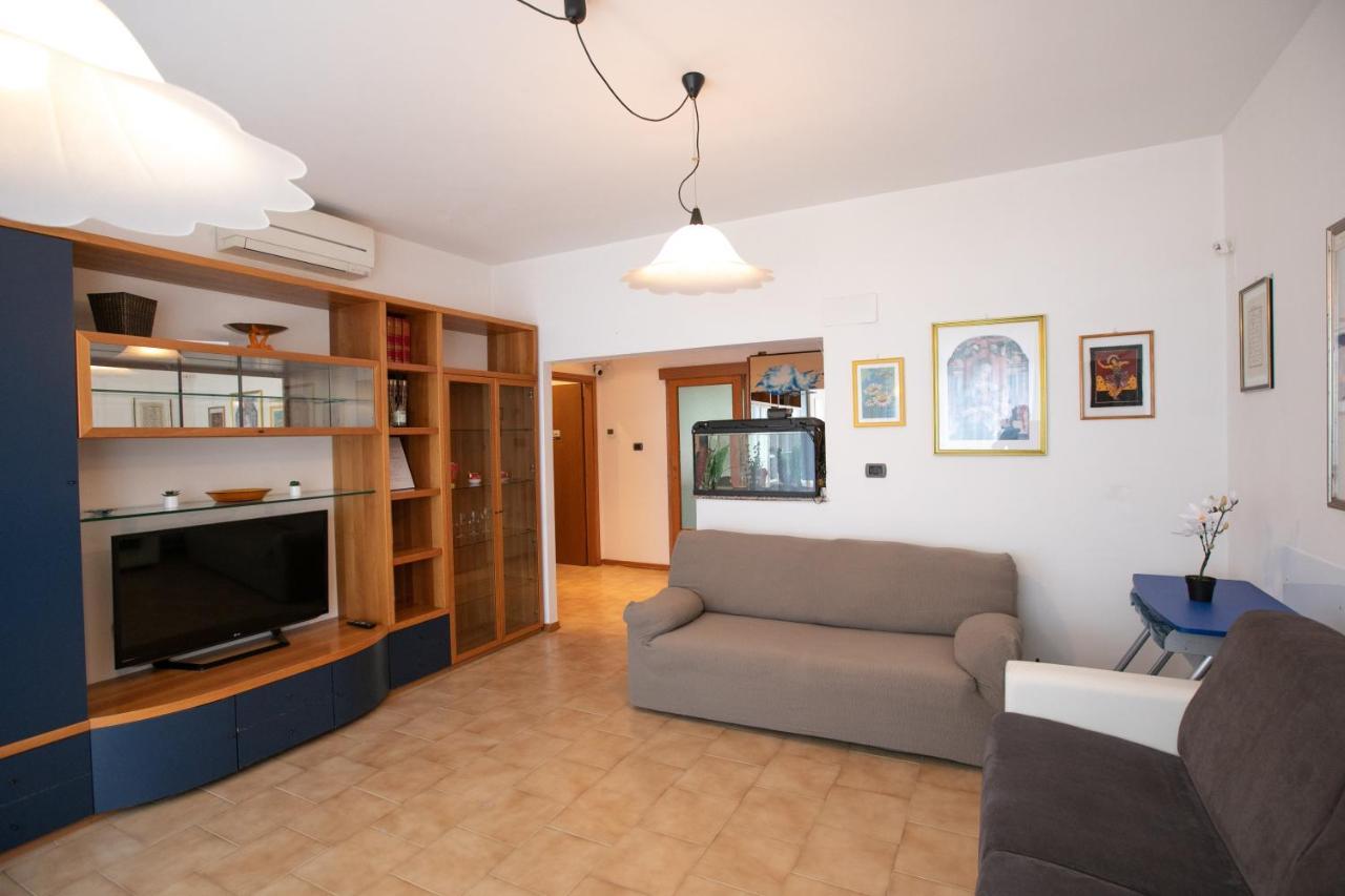 Mirea'S Rooms Ascoli Piceno Buitenkant foto